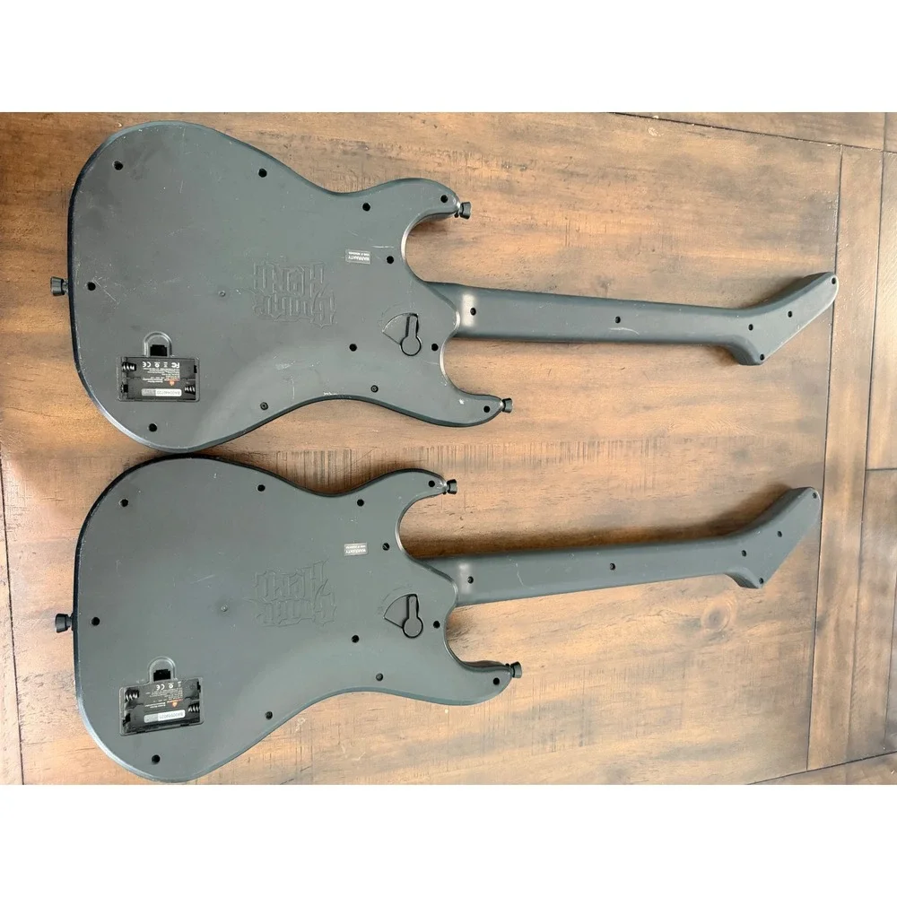 2 Guitar Hero Kramer Striker Wireless PS2 Controllers RedOctane 95119.805 Black
